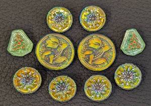 lot 54 image: Set of 10 Czech Glass Buttons with Floral and Holiday Designs