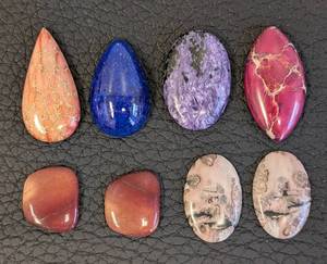 lot 58 image: Set of 8 Polished Stone Cabochons Assorted Colors