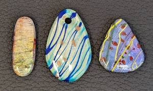 lot 85 image: Set of 3 Dichroic Glass Pendants, Assorted Designs