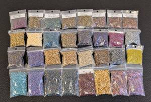 lot 126 image: The Bead Monkey Round Beads - 32-Pack Assorted Colors