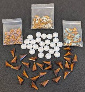 lot 199 image: Foiled Glass Opals & Rhinestones - 0.75 in Dia Cabochons & Amber Triangles