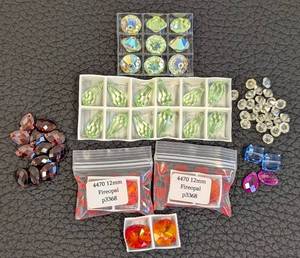 lot 206 image: SWAROVSKI 4470 12mm Fireopal Crystals - Beads & Cabochons Set