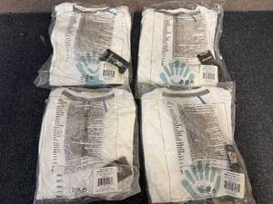 lot 73 image: 4 Hydro Flask Brand T-Shirts