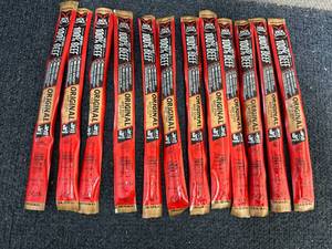lot 236 image: 12 Jack Links Original Beef Sticks