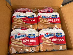 lot 138 image: 4 X 8Ct Bags Of Hostess Hot Dog Buns