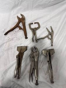 lot 1320 image: Assorted Metal Locking Pliers Lot
