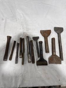 lot 1326 image: Assorted Metal Chisels Lot