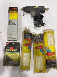 lot 1339 image: Stanley Glue Gun & Sticks Lot