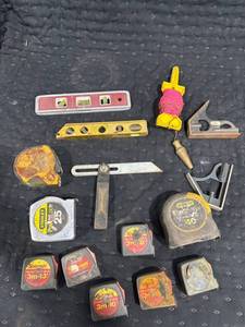 lot 1377 image: Assorted Hand Tools Lot