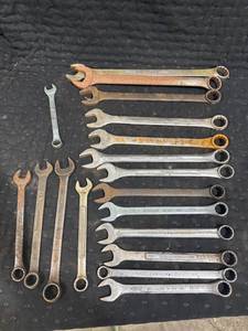 lot 1381 image: Assorted Metal Wrench Lot
