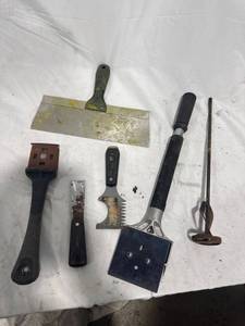 lot 1383 image: Assorted Hand Scrapers & Tools