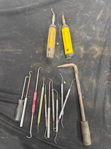 lot 1389 image: Assorted Hand Tools Lot