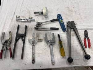 lot 1398 image: Assorted Metal Hand Tools Lot