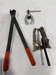 lot 1419 image: Assorted Metal Hand Tools