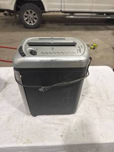 lot 1436 image: Ativa Vortex HS1000 Shredder