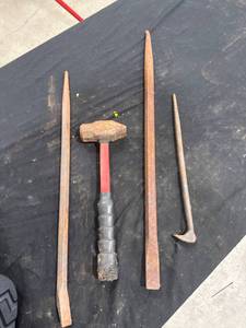 lot 1437 image: Sledgehammer, Pry Bars, Chisel Lot