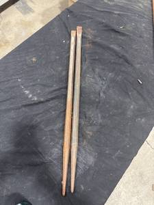 lot 1439 image: Metal Pry Bars