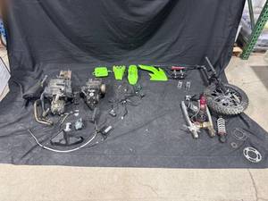 lot 1450 image: SSR PIT Bike Parts Lot