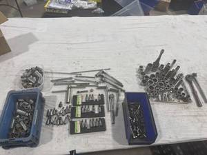 lot 1465 image: Assorted Sockets and Ratchets Lot