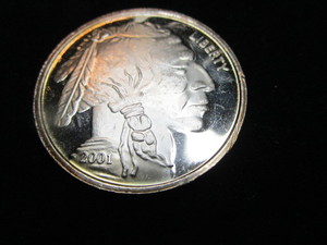 lot 23 image: 2001 Indianhead Buffalo Round
