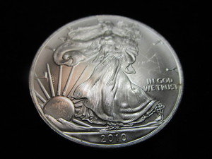 lot 25 image: 2010 American Eagle $1