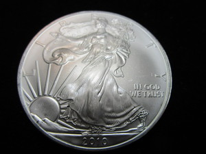 lot 4 image: 2011 American Eagle $1