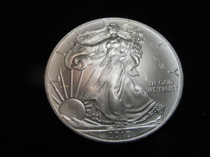 lot 19 image: 2010 American Eagle $1