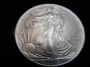 lot 27 image: 2010 American Eagle $1