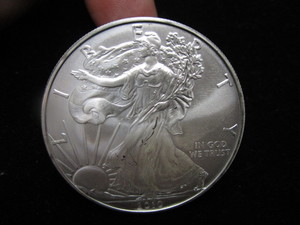 lot 65 image: 2010 American Eagle Silver $1