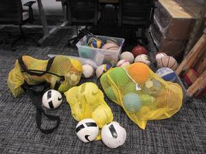 lot 706 image: MIXED SPORTS BALLS , CARRY BAGS , GLOVES AND RAQUETS