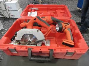 lot 725 image: MILWAUKEE BATTERY OPERATED POWER TOOL KIT