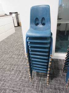 lot 726 image: LAKESHORE 11-12 TODDLER CHAIRS