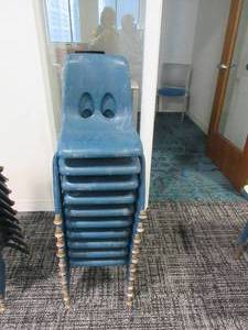 lot 727 image: LAKESIDE 11-12 TODDLER CHAIRS