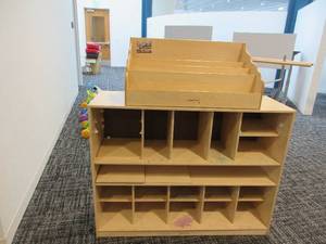 lot 729 image: LAKESHORE BOOK STAND AND STORAGE UNIT