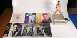 lot 14 image: Elvis Presley Lot