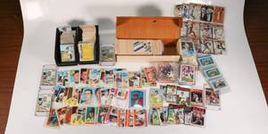 lot 5 image: Sport Card Lot 80s and 90s