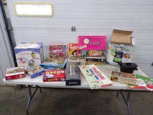 lot 10 image: Ice Cream Maker, Ice Shaver, Puzzles and Games