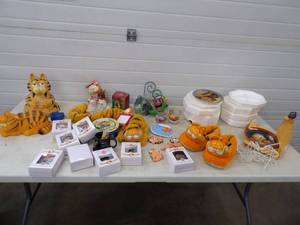 lot 11 image: Garfield Collectables, Cookie Jar, Phone, Plates, Ornaments and more