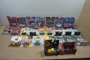 lot 40 image: Assorted Die Cast Cars