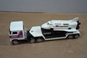 lot 109 image: Buddy L Nasa Semi-Truck and Trailer with Challenger Shuttle