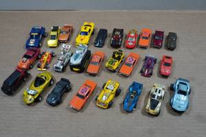 lot 119 image: Die Cast Cars - Hot Wheels Real Riders, Pull Backs, A-Team, General Lee