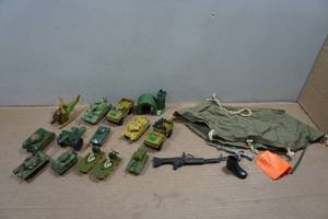 lot 129 image: Vintage Army Vehicles and Toy Accessories