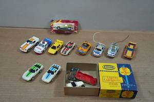 lot 136 image: Assorted Vintage Slot Cars