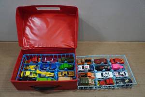lot 162 image: Hot Wheels Die Cast Cars and Case