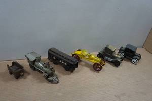 lot 163 image: Cast Iron Cars and Trains