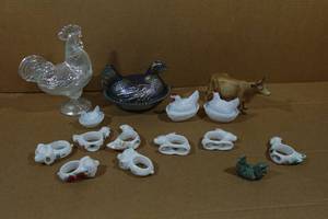 lot 240 image: Glass Hen on Nest Dishes and Napkin Rings