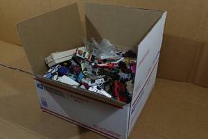 lot 247 image: Assorted Small Scale Die Cast Cars