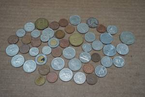 lot 24 image: Assorted International Coins