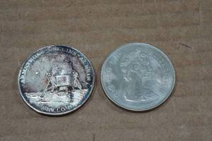 lot 26 image: 1981 Prince of Whales and Lady Diana Coin and Apollo 13 Token