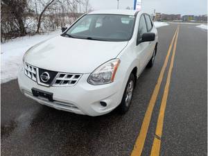 lot 7 image: 2011 Nissan Rogue S